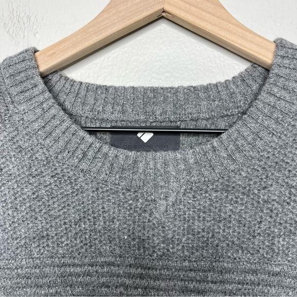 Obermeyer Men's Sweater Medium Textured Crew Neck Gray Lambswool Aspen Colorado - Picture 5 of 13